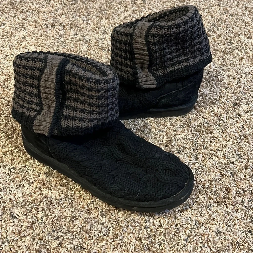 Ugg knit boots - Picture 1 of 5